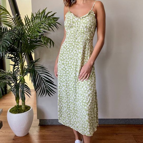 NWOT Lulus Timeless Touch Green Floral Print A-line Midi Dress - Size M - Picture 1 of 6